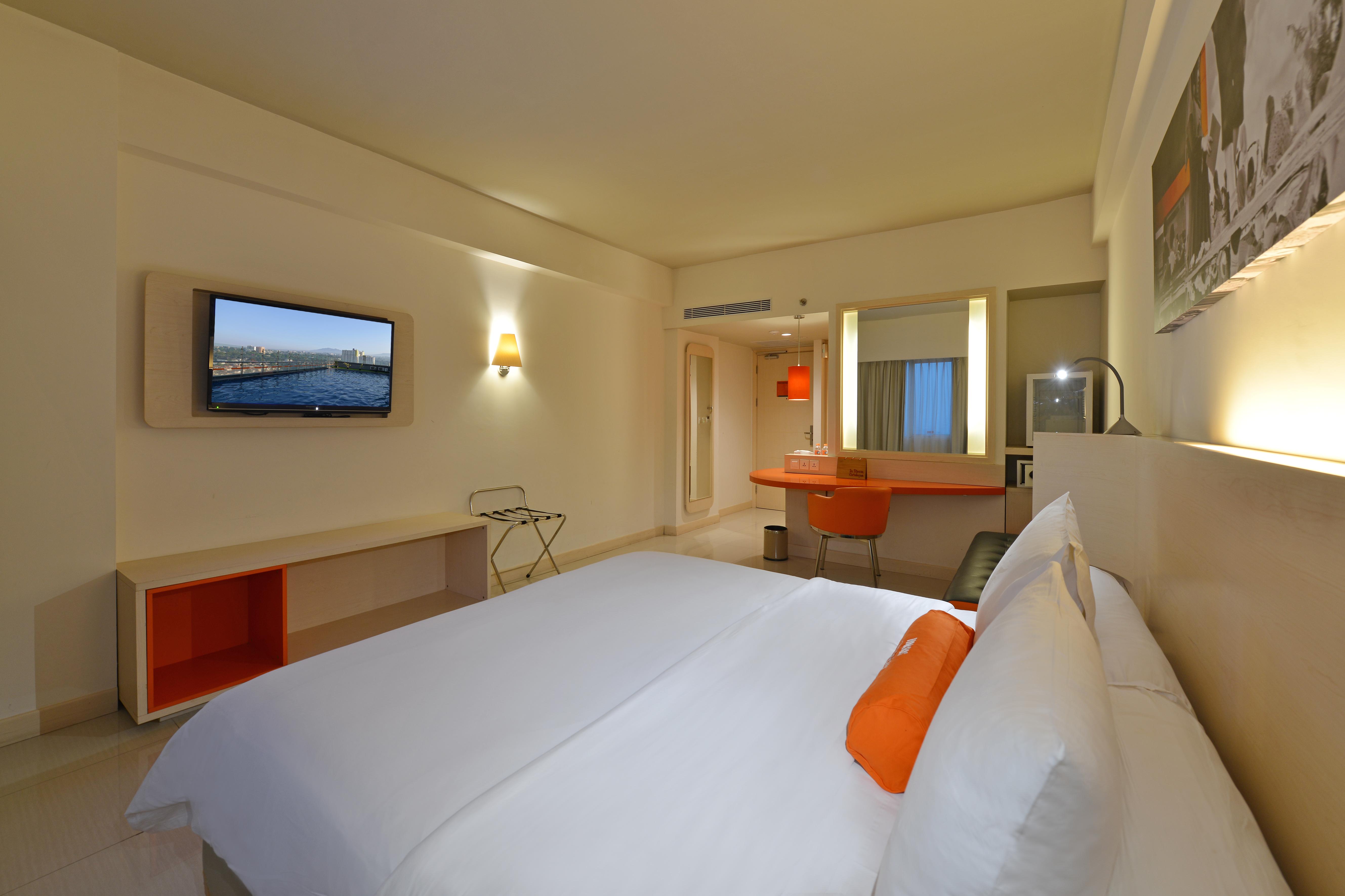 Harris Hotel & Conventions Ciumbuleuit Бандунг Экстерьер фото