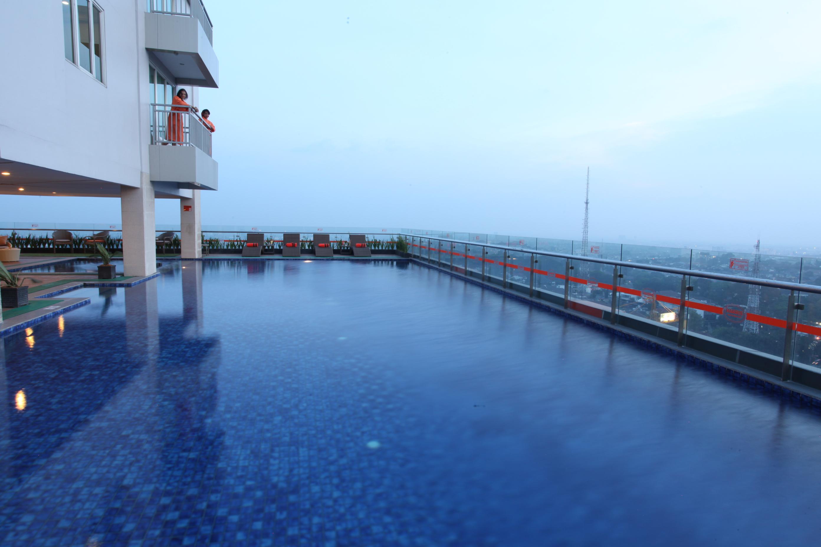 Harris Hotel & Conventions Ciumbuleuit Бандунг Экстерьер фото