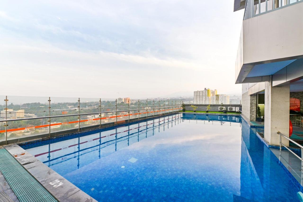 Harris Hotel & Conventions Ciumbuleuit Бандунг Экстерьер фото
